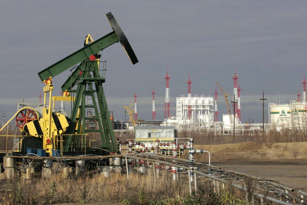 G7 to Debate Slashing Russian Oil Price Cap to $45 – Will it Work?
