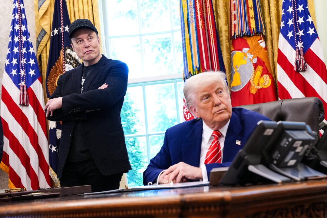 Elon Musk Apologizes for Trump Tweets: A Public Feud and Regrets