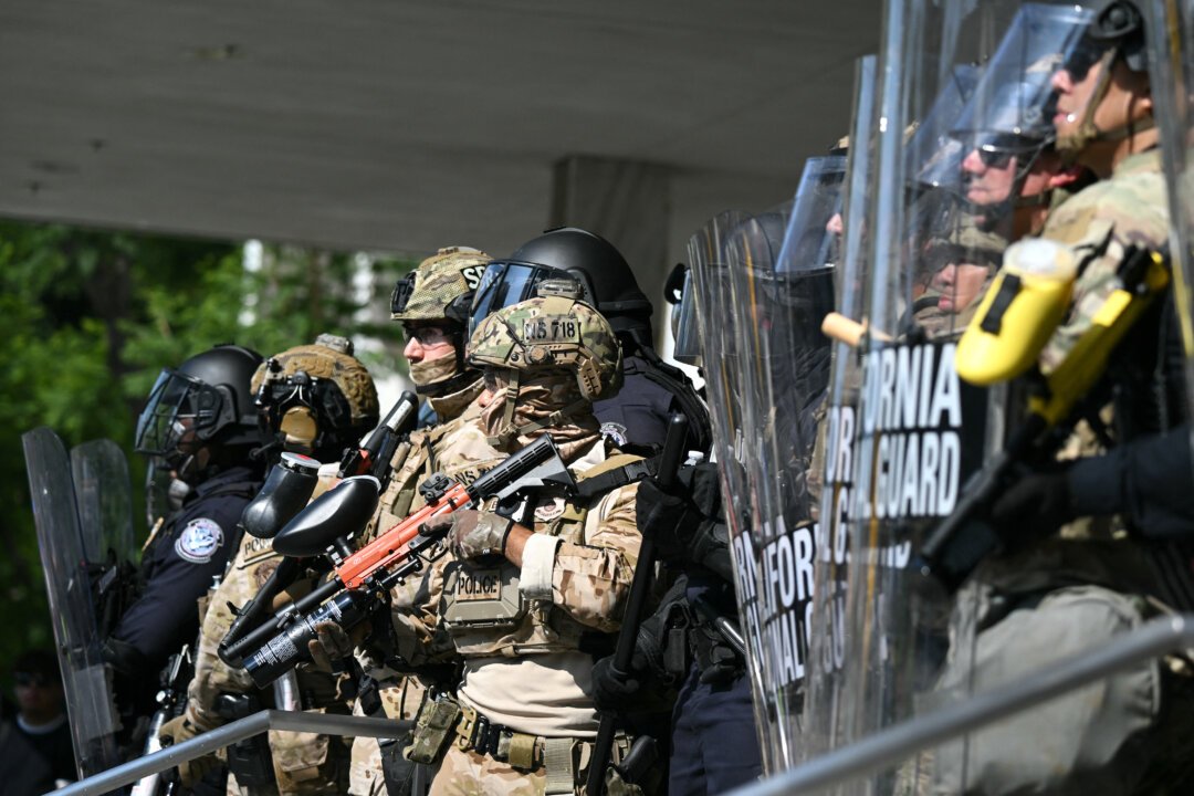 LA Unrest: Marines Replace National Guard, Protecting Federal Assets