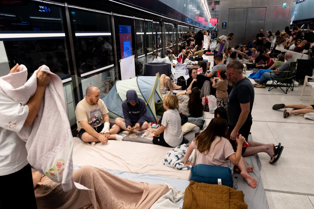 Defying the Danger: Australians Choosing to Stay in Israel Amidst Conflict