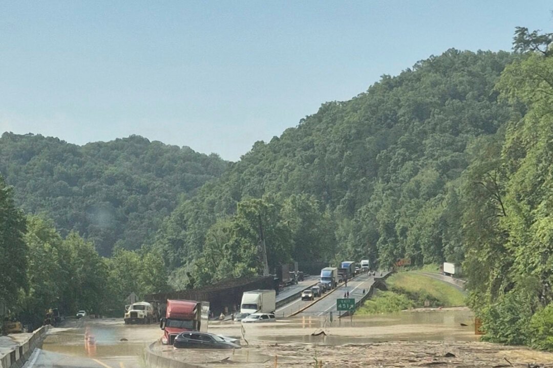 I-40 Closure in Smoky Mountains: Two-Week Highway Shutdown Due to Flooding and Rock Slide